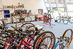 Photo: Bicycles and tools are stored in the AStA bicycle repair shop at Ruhr University Bochum.