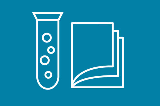 Weißes Icon auf blauem Grund: Reagenzglas mit Flüssigkeit und Bläschen neben einem aufgeschlagenen Buch