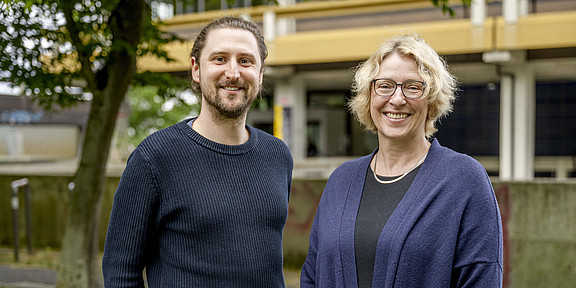 Foto: Auf dem Bild sind Nikol Rummel and Sebastian Strauß zu sehen